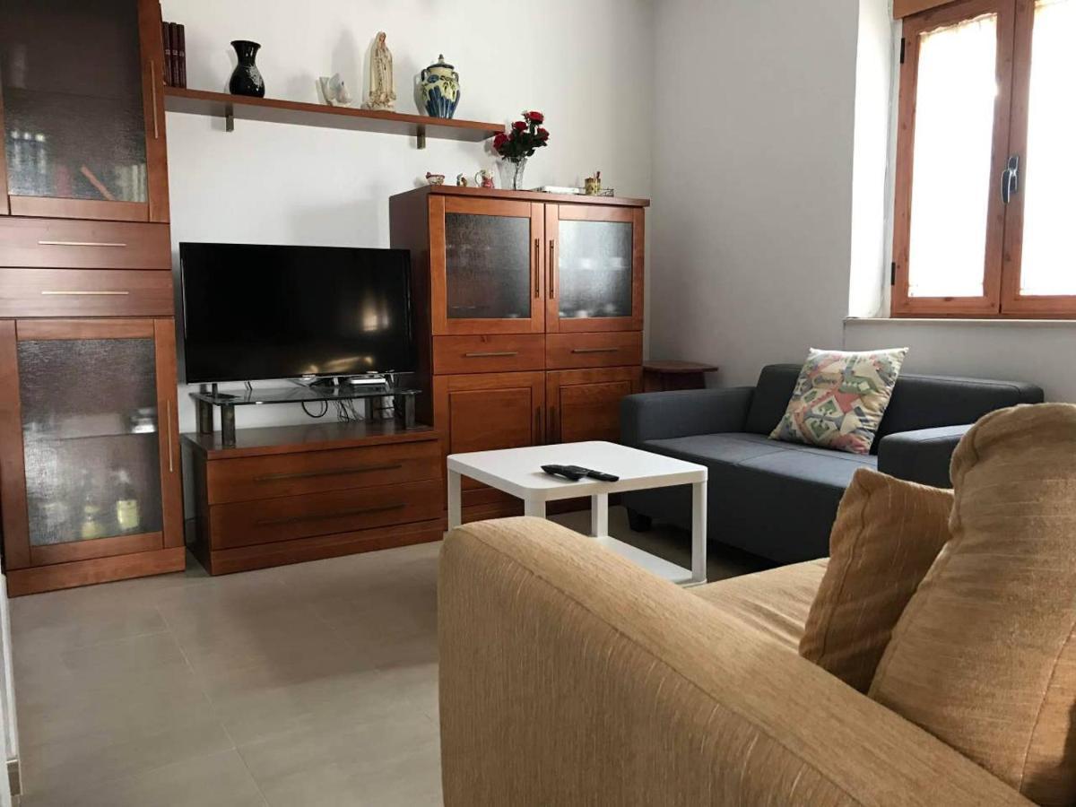 Gran Con Patio En * Encinarejo De Cordoba