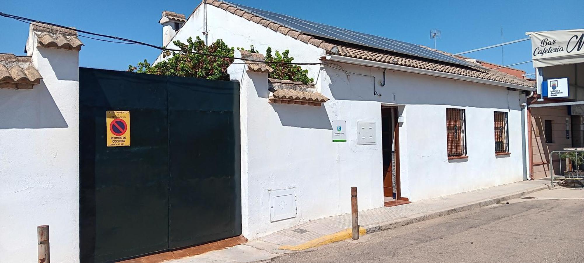 Gran Con Patio En *